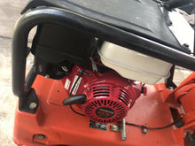 Load image into Gallery viewer, Multiquip MVH306GH Reversible Plate Compactor Honda GX270 New Honda Engine!